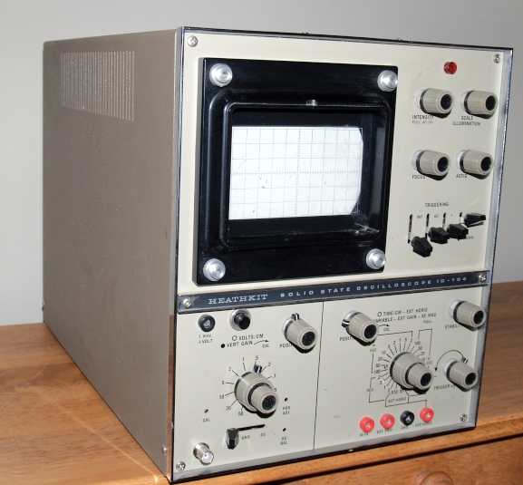 Heathkit Model IO104 15 MHz Triggered Sweep Oscilloscope